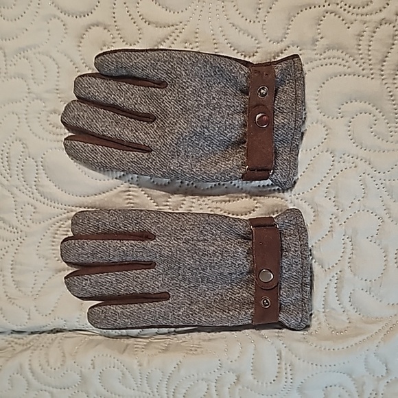 Woolworth Womens Gloves - Picture 2 of 4